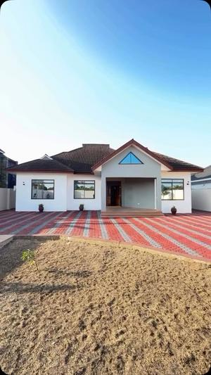 Nyumba ya vyumba vitatu inauzwa Mbweni Malindi, Dar Es Salaam (800 sqm) Nyumba ya vyumba vitatu inauzwa Mbweni Malindi, Dar Es Salaam (800 sqm)