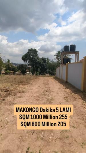 Kiwanja kinauzwa Makongo, Dar Es Salaam (1000 sqm) Kiwanja kinauzwa Makongo, Dar Es Salaam (1000 sqm)