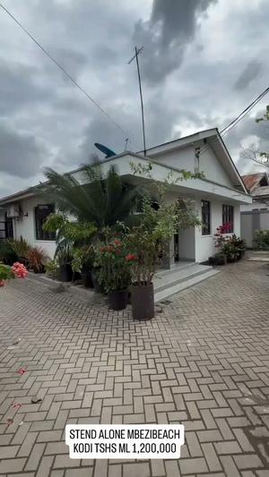 3 Bedrooms House for Rent in Mbezi Beach Juliana, Dar Es Salaam