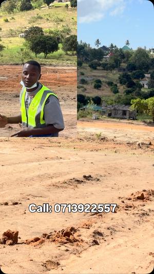 Kiwanja kinauzwa Kigamboni Toa Ngoma Lugwadu, Dar Es Salaam (400 sqm) Kiwanja kinauzwa Kigamboni Toa Ngoma Lugwadu, Dar Es Salaam (400 sqm)