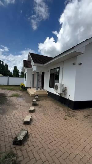 3 Bedrooms House for Rent in Mbezi Beach, Dar Es Salaam
