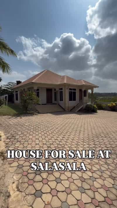 Nyumba ya vyumba vinne inauzwa Salasala, Dar Es Salaam (900 sqm)