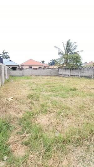 Kiwanja kinauzwa Kinyerezi Zabikha, Dar Es Salaam (450 sqm) Kiwanja kinauzwa Kinyerezi Zabikha, Dar Es Salaam (450 sqm)