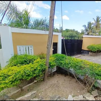 Nyumba ya vyumba 6 inauzwa Mbezi Kwa Msuguli, Dar Es Salaam (1000 sqm) Nyumba ya vyumba 6 inauzwa Mbezi Kwa Msuguli, Dar Es Salaam (1000 sqm)