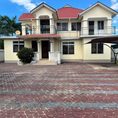 Nyumba ya vyumba 6 inauzwa Mbweni, Malindi, Dar Es Salaam (804 sqm) Nyumba ya vyumba 6 inauzwa Mbweni, Malindi, Dar Es Salaam (804 sqm)