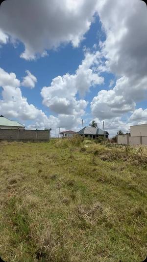 Kiwanja kinauzwa Kibada, Dar Es Salaam (750 sqm) Kiwanja kinauzwa Kibada, Dar Es Salaam (750 sqm)