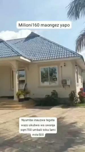 Nyumba ya vyumba vitatu inauzwa Tegeta Namanga, Dar Es Salaam (700 sqm) Nyumba ya vyumba vitatu inauzwa Tegeta Namanga, Dar Es Salaam (700 sqm)