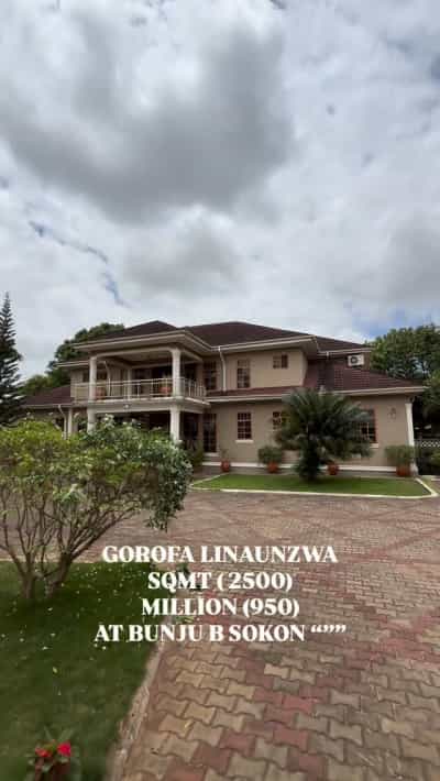 Nyumba ya vyumba vitano inauzwa Bunju B, Dar Es Salaam (2500 sqm)