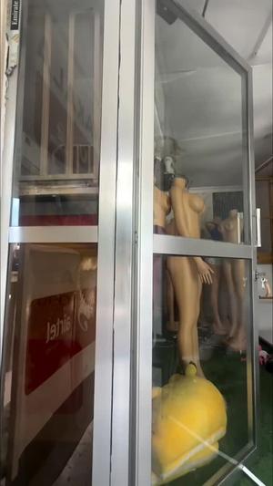 Duka linapangishwa Sinza, Dar Es Salaam