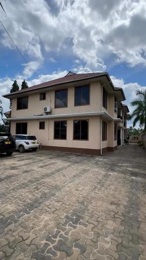 Apartment ya vyumba vitatu inapangishwa Bahari Beach, Dar Es Salaam