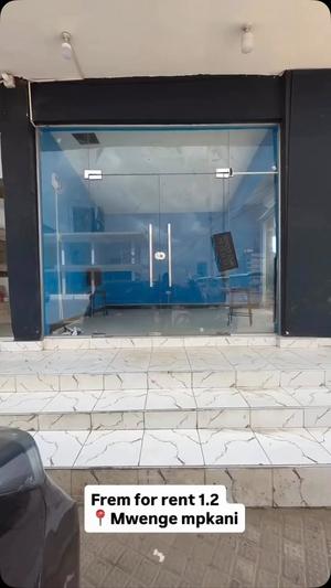 Duka linapangishwa Mwenge, Dar Es Salaam
