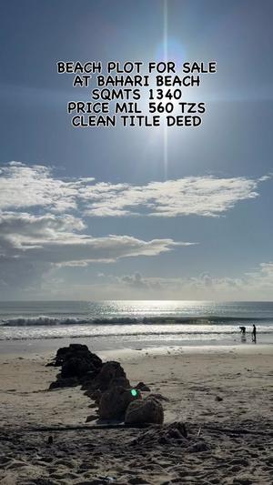 Beach Plot kinauzwa Bahari Beach, Dar Es Salaam (1340 sqm)