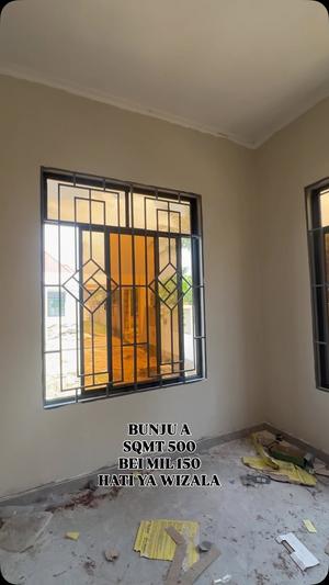 Nyumba inauzwa Bunju A, Dar Es Salaam (500 sqm) Nyumba inauzwa Bunju A, Dar Es Salaam (500 sqm)