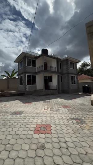 Nyumba ya vyumba vitatu inapangishwa Mbezi Masana, Dar Es Salaam Nyumba ya vyumba vitatu inapangishwa Mbezi Masana, Dar Es Salaam