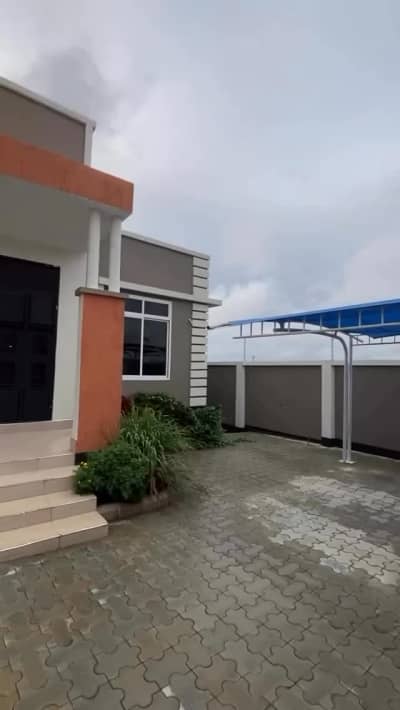 Nyumba ya vyumba vinne inapangishwa Kisima, Kilimanjaro