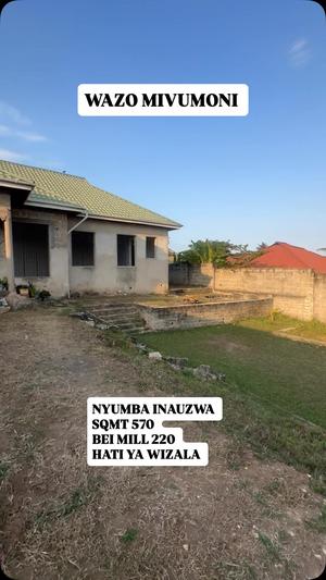 Nyumba inauzwa Wazo Mivumoni, Dar Es Salaam (570 sqm) Nyumba inauzwa Wazo Mivumoni, Dar Es Salaam (570 sqm)