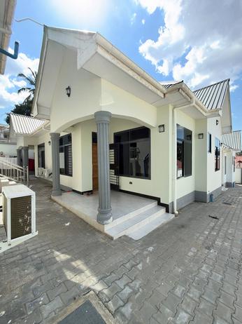 Apartment ya vyumba viwili inapangishwa Goba Centre, Dar Es Salaam Apartment ya vyumba viwili inapangishwa Goba Centre, Dar Es Salaam