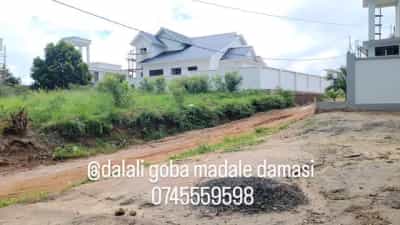 Kiwanja kinauzwa Madale road, Dar Es Salaam (2100 sqm)