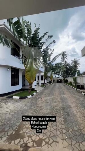 Villa ya vyumba vinne inapangishwa Bahari Beach, Dar Es Salaam