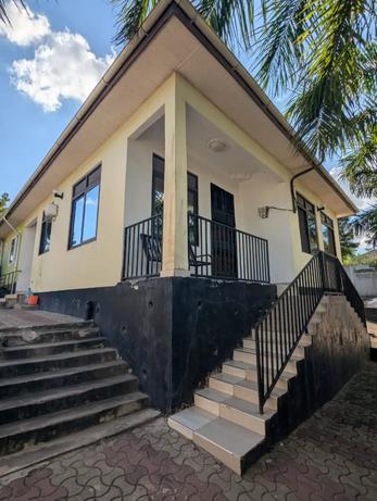 Apartment ya vyumba vitatu inapangishwa Kimara Temboni, Dar Es Salaam Apartment ya vyumba vitatu inapangishwa Kimara Temboni, Dar Es Salaam