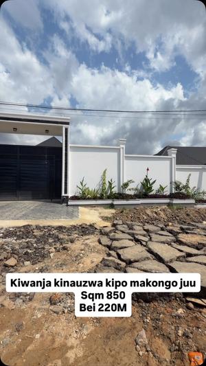 Kiwanja kinauzwa Makongo, Dar Es Salaam sqm 850