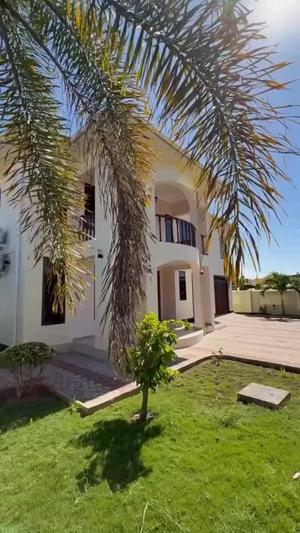 5 Bedrooms House for Rent in Bahar Beach, Dar Es Salaam