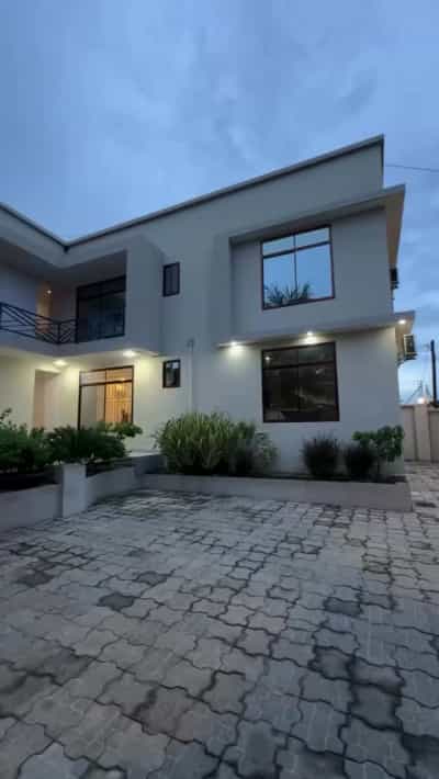 2 Bedrooms Apartment for Rent in Madale Sheratoni, Dar Es Salaam