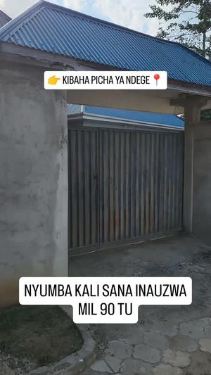 Nyumba ya vyumba vitatu inauzwa Picha Ya Ndege, Pwani (700 sqm) Nyumba ya vyumba vitatu inauzwa Picha Ya Ndege, Pwani (700 sqm)