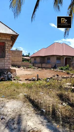 Kiwanja kinauzwa Maungani Kijuuni, Zanzibar (4200 sqm) Kiwanja kinauzwa Maungani Kijuuni, Zanzibar (4200 sqm)