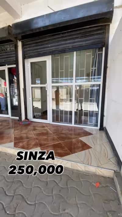 Duka linapangishwa Sinza, Dar Es Salaam