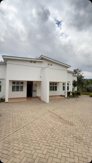 Nyumba ya vyumba vitano inapangishwa Salasala Ushwani, Dar Es Salaam Nyumba ya vyumba vitano inapangishwa Salasala Ushwani, Dar Es Salaam