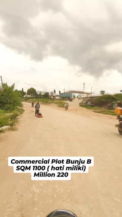 Kiwanja (Commercial Plot) kinauzwa Mabwepande, Dar Es Salaam (1100 sqm)