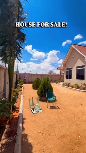 Nyumba ya vyumba vitatu inauzwa Nzugun A Dodoma (600 sqm) Nyumba ya vyumba vitatu inauzwa Nzugun A Dodoma (600 sqm)