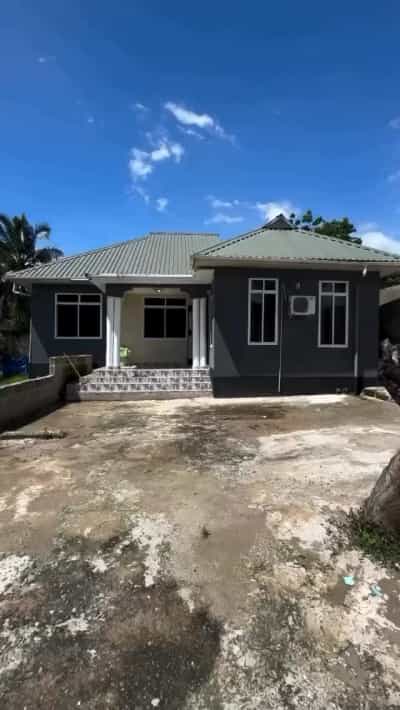 Nyumba ya vyumba vitatu inapangishwa Goba Kinzudi Senta, Dar Es Salaam