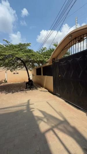 Nyumba ya vyumba vitatu inapangishwa Kinondoni, Dar Es Salaam