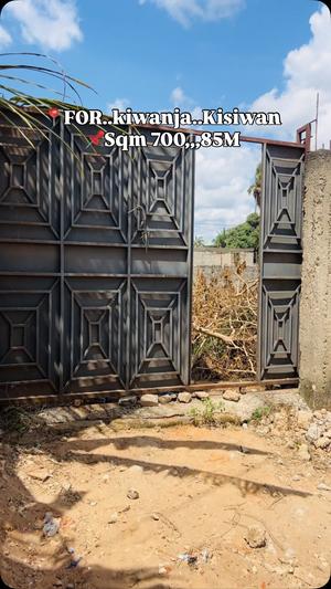 Kiwanja kinauzwa Kigamboni Kisiwani, Dar Es Salaam (700 sqm) Kiwanja kinauzwa Kigamboni Kisiwani, Dar Es Salaam (700 sqm)