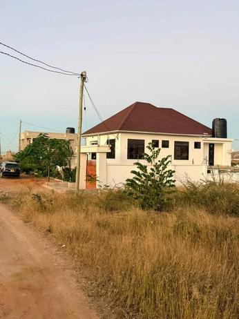 Kiwanja kinauzwa Makulu Mkalama, Dodoma (630 sqm) Kiwanja kinauzwa Makulu Mkalama, Dodoma (630 sqm)