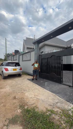 Nyumba ya vyumba vinne inauzwa Madale Kontena, Dar Es Salaam (500 sqm)