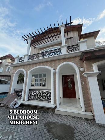 Villa (Furnished) ya vyumba vitano inapangishwa Mikocheni, Dar Es Salaam