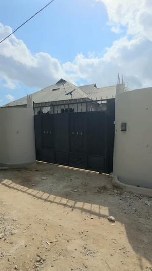 Nyumba ya vyumba vitatu inauzwa Mbezi Msumi, Dar Es Salaam (400 sqm)