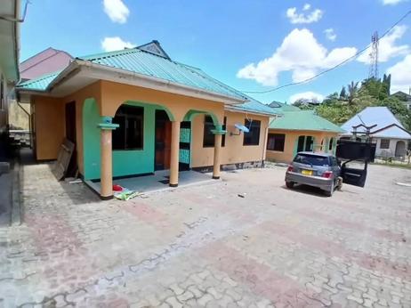 Apartment ya vyumba vitatu inapangishwa Kimara Suka, Dar Es Salaam Apartment ya vyumba vitatu inapangishwa Kimara Suka, Dar Es Salaam