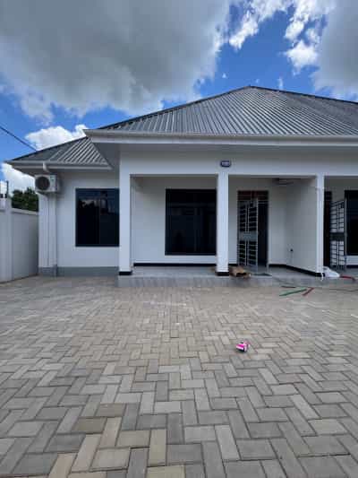 2 Bedrooms Apartment for Rent in Madale Mikoroshini, Dar Es Salaam