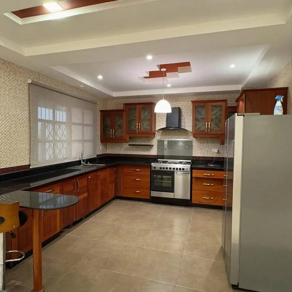 media -4