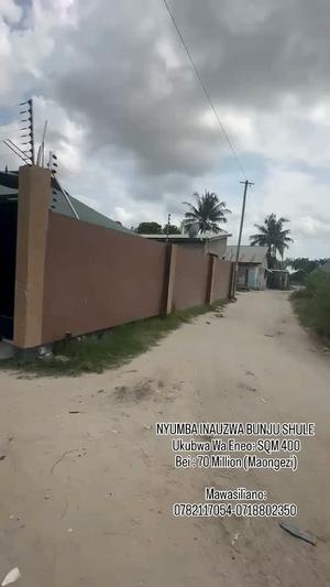 Nyumba ya vyumba vitatu inauzwa Bunju Shule, Dar Es Salaam (400 sqm) Nyumba ya vyumba vitatu inauzwa Bunju Shule, Dar Es Salaam (400 sqm)