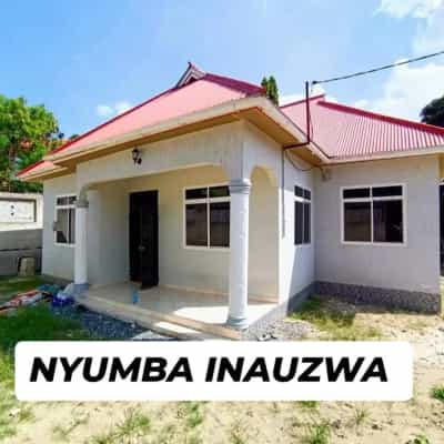 Nyumba ya vyumba vitatu inauzwa Kimara Suka, Dar Es Salaam (584 sqm)