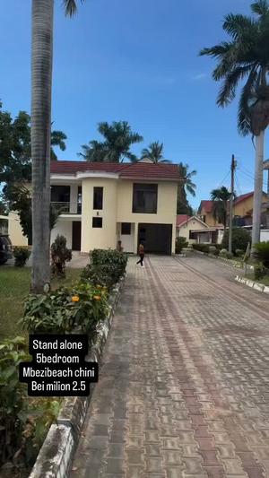 Nyumba ya vyumba vitano inapangishwa Mbezi Beach, Dar Es Salaam Nyumba ya vyumba vitano inapangishwa Mbezi Beach, Dar Es Salaam