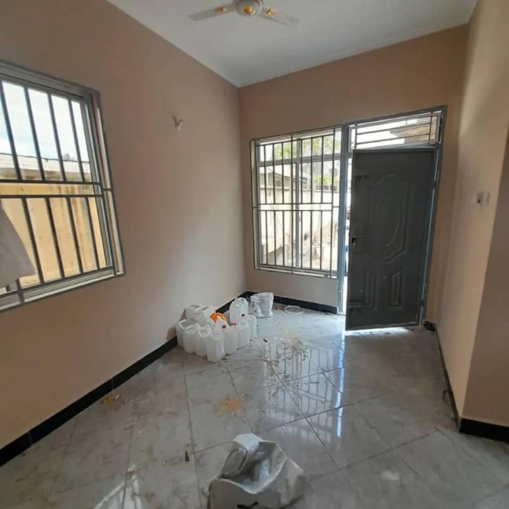 media -4