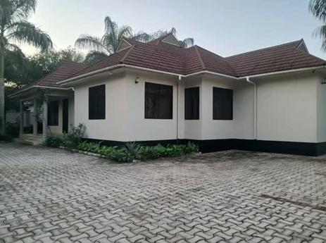 Nyumba (Furnished) ya vyumba vinne inapangishwa Rose Garden, Kilimanjaro Nyumba (Furnished) ya vyumba vinne inapangishwa Rose Garden, Kilimanjaro