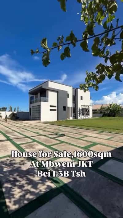 Nyumba ya vyumba vinne inauzwa Mbweni Jkt, Dar Es Salaam (1600 sqm) Nyumba ya vyumba vinne inauzwa Mbweni Jkt, Dar Es Salaam (1600 sqm)