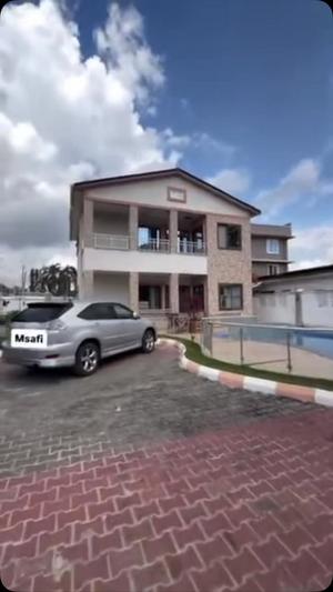 Nyumba ya vyumba vinne inauzwa Mbezi Beach Rainbow, Dar Es Salaam (1200 sqm)